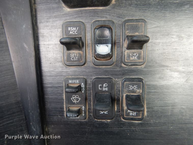 image for item GM9238 2005 Freightliner Columbia  semi truck