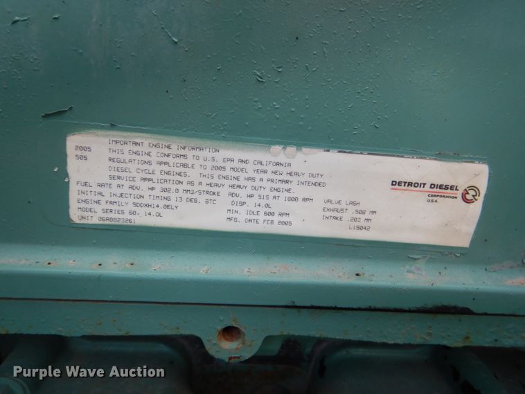 image for item GM9238 2005 Freightliner Columbia  semi truck