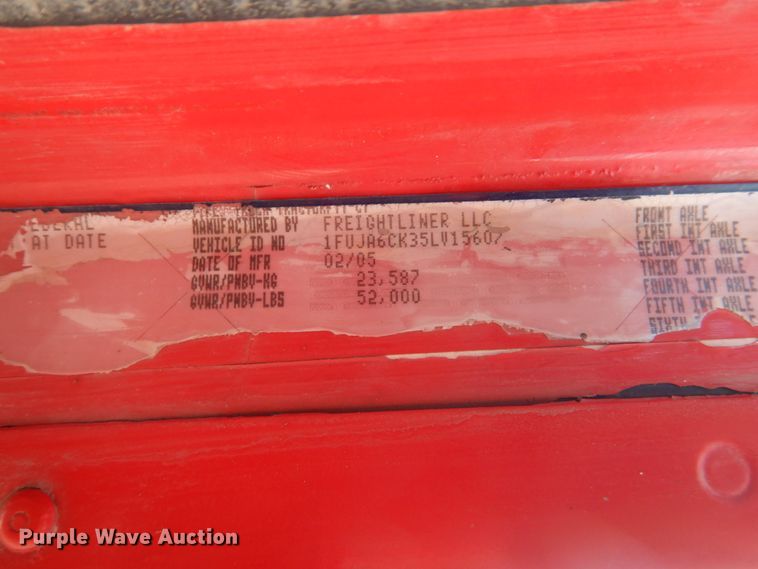 image for item GM9238 2005 Freightliner Columbia  semi truck