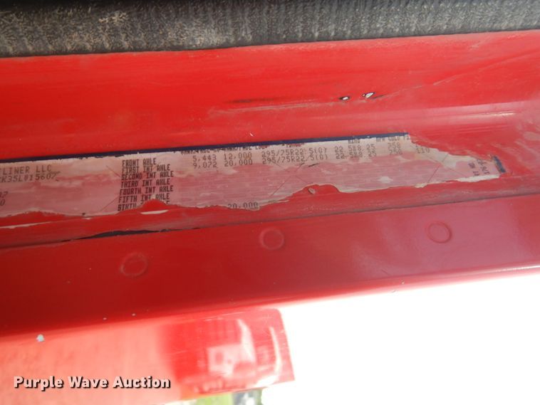 image for item GM9238 2005 Freightliner Columbia  semi truck