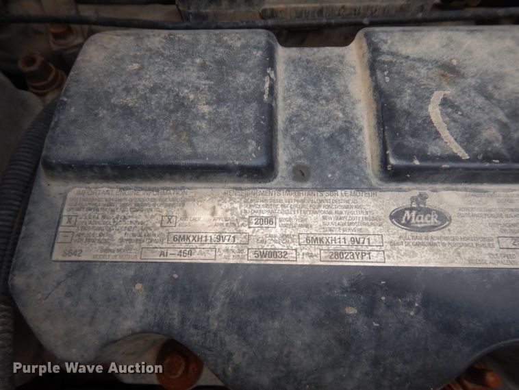 image for item GM9239 2006 Mack CV713  truck cab and chassis