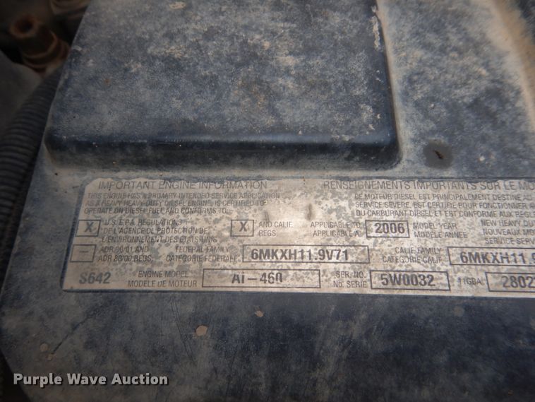 image for item GM9239 2006 Mack CV713  truck cab and chassis