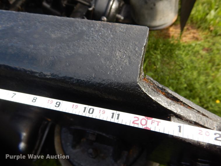 image for item GM9239 2006 Mack CV713  truck cab and chassis