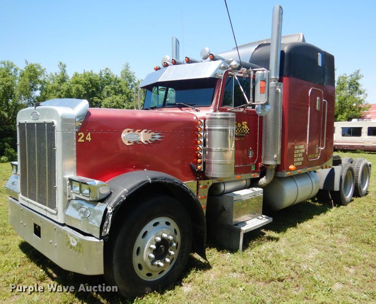 image for item GM9249 1996 Peterbilt 379  semi truck