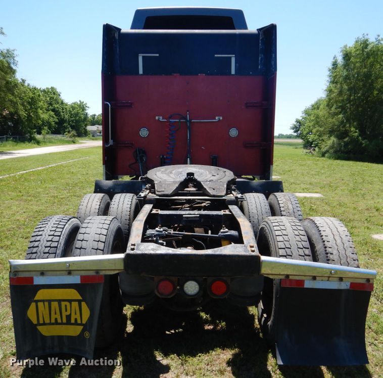 image for item GM9249 1996 Peterbilt 379  semi truck