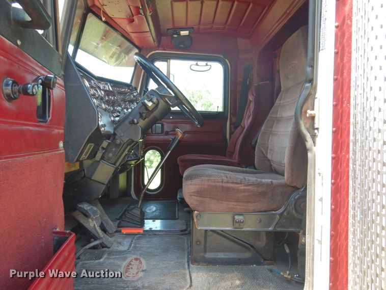 image for item GM9249 1996 Peterbilt 379  semi truck