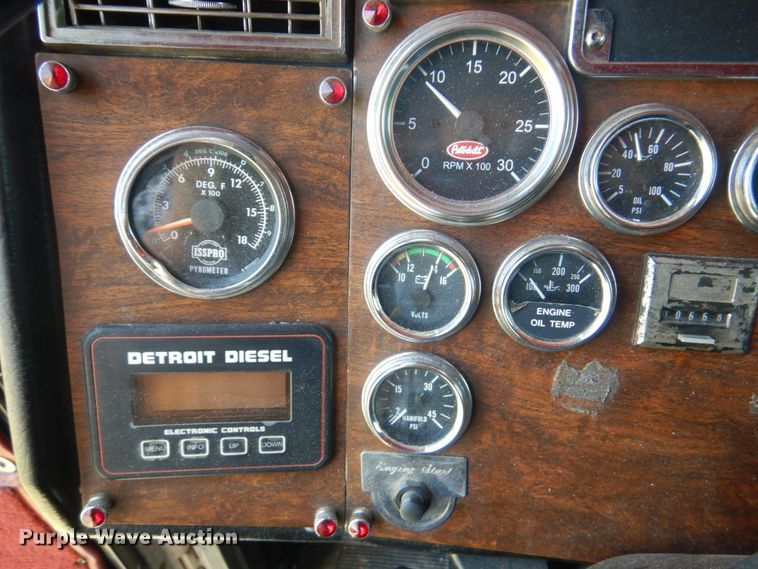 image for item GM9249 1996 Peterbilt 379  semi truck