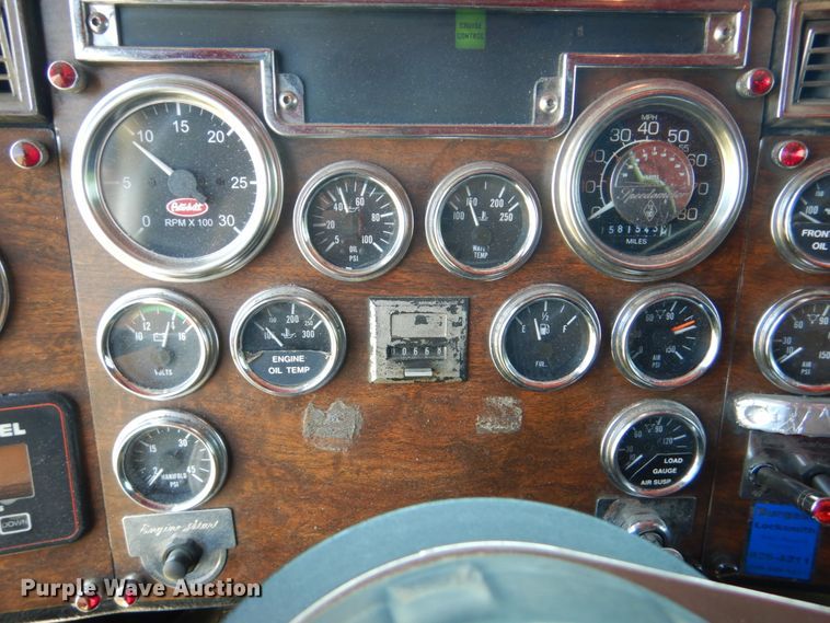 image for item GM9249 1996 Peterbilt 379  semi truck