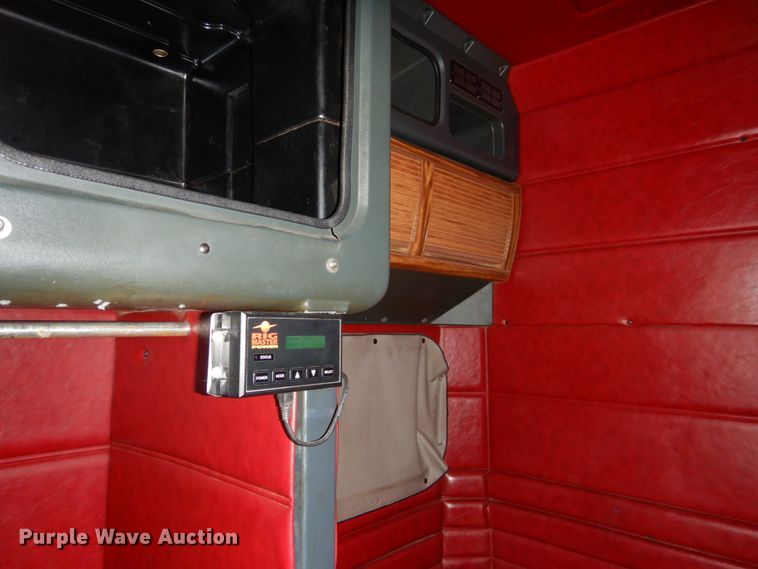 image for item GM9249 1996 Peterbilt 379  semi truck