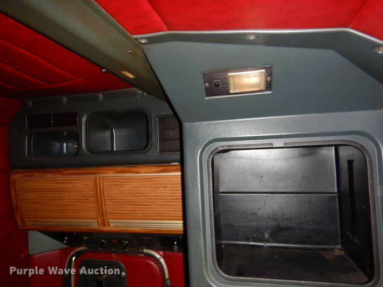 image for item GM9249 1996 Peterbilt 379  semi truck