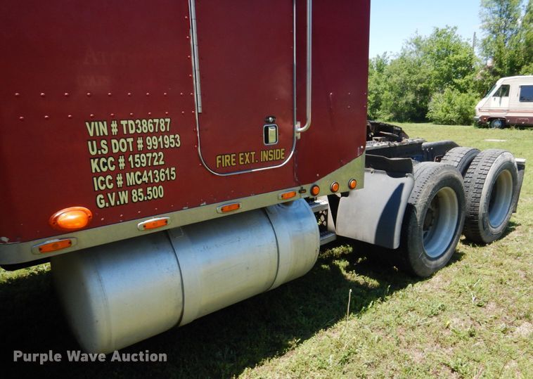 image for item GM9249 1996 Peterbilt 379  semi truck