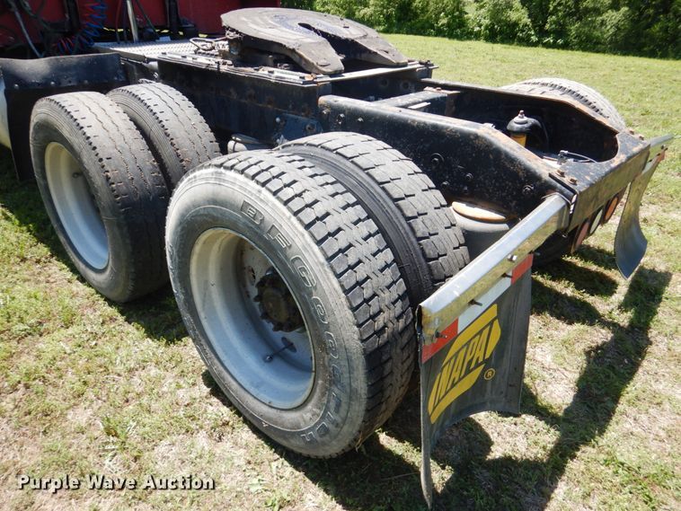 image for item GM9249 1996 Peterbilt 379  semi truck