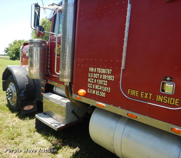 image for item GM9249 1996 Peterbilt 379  semi truck