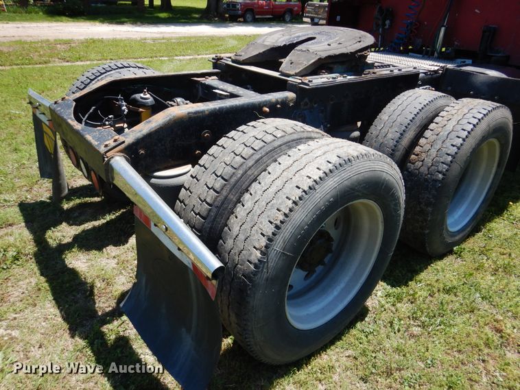 image for item GM9249 1996 Peterbilt 379  semi truck