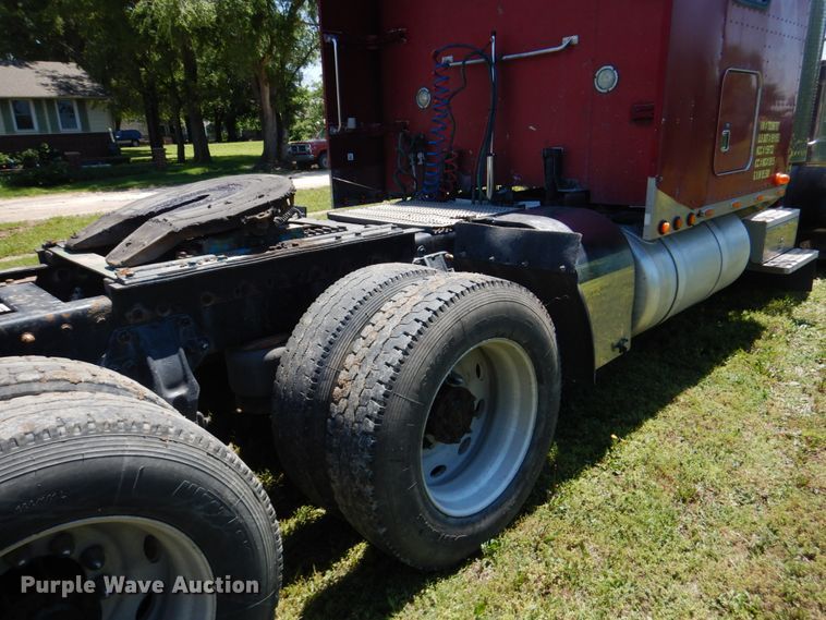 image for item GM9249 1996 Peterbilt 379  semi truck