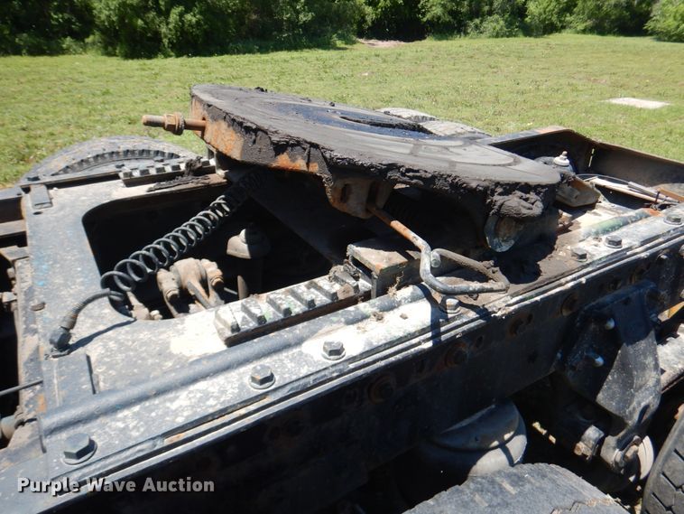 image for item GM9249 1996 Peterbilt 379  semi truck