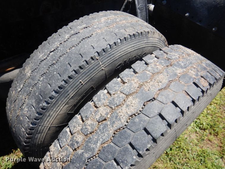 image for item GM9249 1996 Peterbilt 379  semi truck