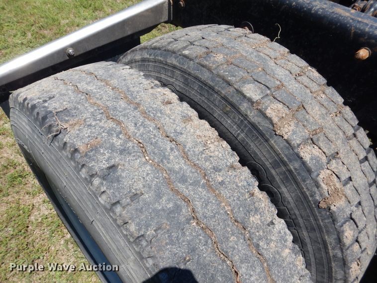 image for item GM9249 1996 Peterbilt 379  semi truck