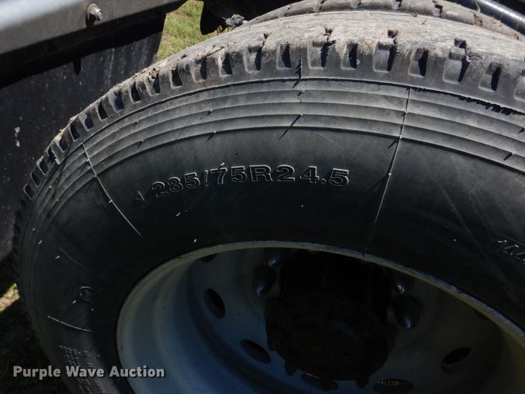 image for item GM9249 1996 Peterbilt 379  semi truck