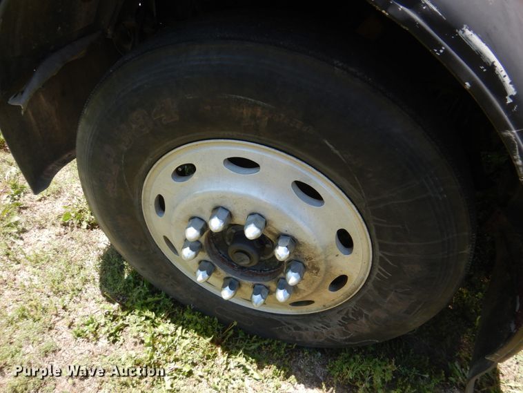 image for item GM9249 1996 Peterbilt 379  semi truck