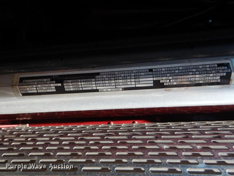 image for item GM9249 1996 Peterbilt 379  semi truck