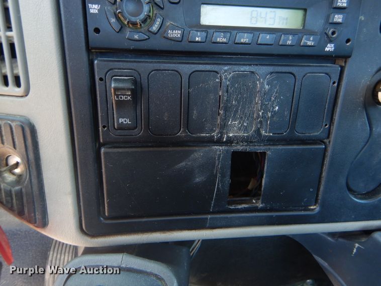 image for item GN9400 2009 International DuraStar 4400  truck cab and chassis