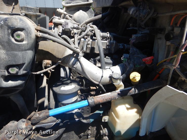 image for item GN9400 2009 International DuraStar 4400  truck cab and chassis