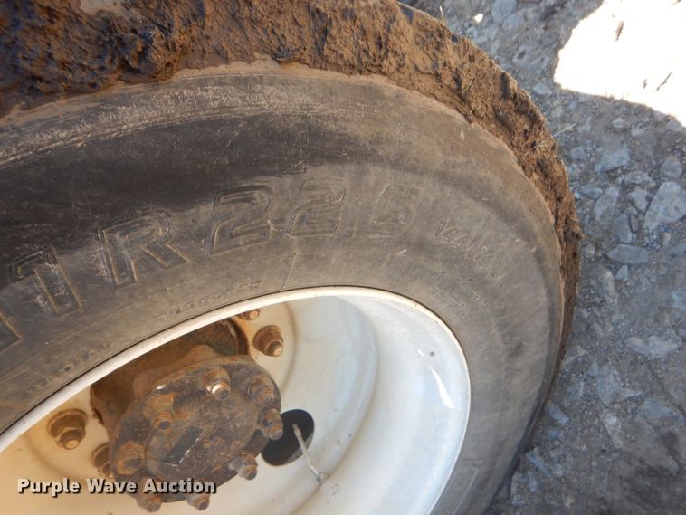 image for item GN9400 2009 International DuraStar 4400  truck cab and chassis