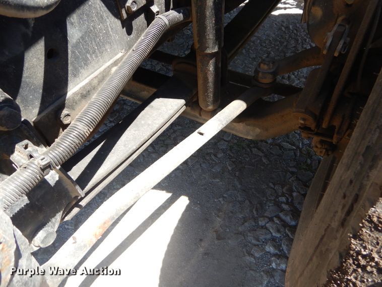 image for item GN9400 2009 International DuraStar 4400  truck cab and chassis