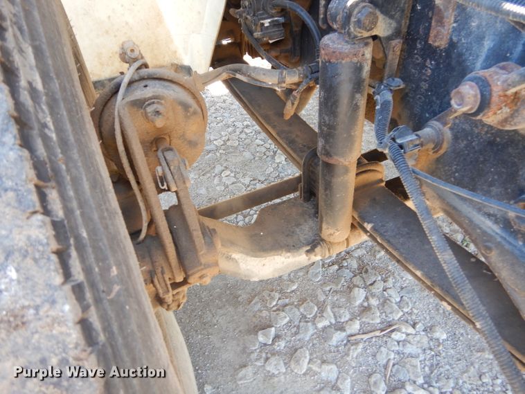 image for item GN9400 2009 International DuraStar 4400  truck cab and chassis