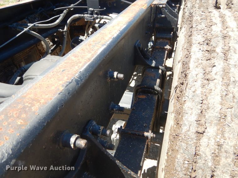 image for item GN9400 2009 International DuraStar 4400  truck cab and chassis