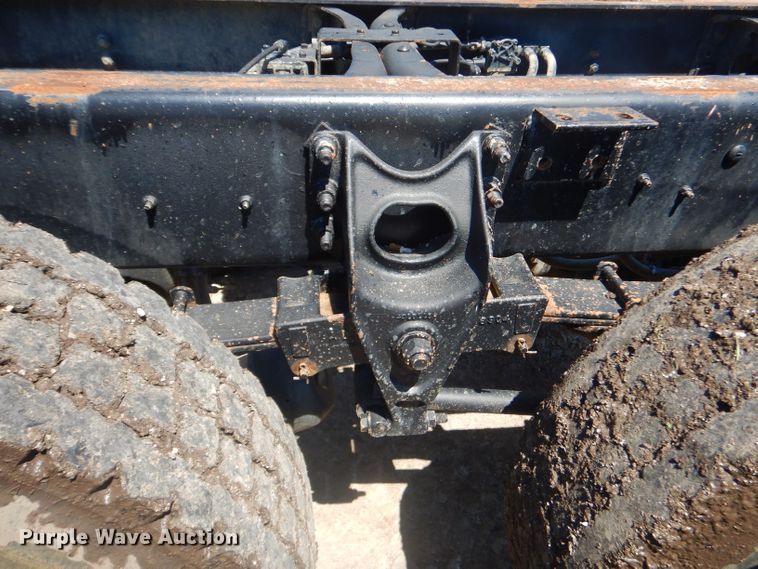 image for item GN9400 2009 International DuraStar 4400  truck cab and chassis