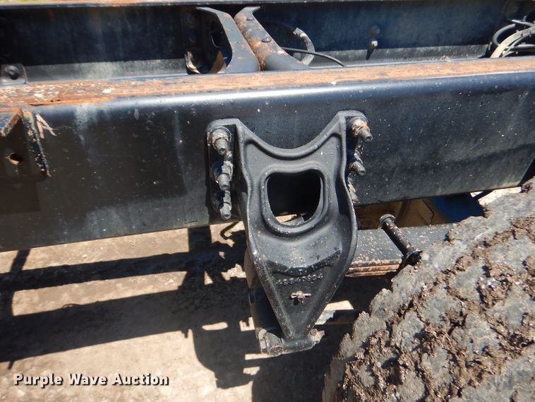 image for item GN9400 2009 International DuraStar 4400  truck cab and chassis