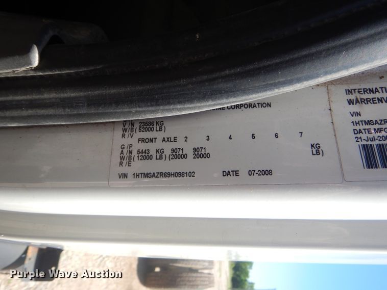 image for item GN9400 2009 International DuraStar 4400  truck cab and chassis