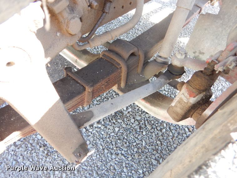 image for item GN9427 1985 International S2100  semi truck