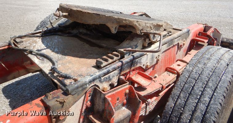 image for item GN9427 1985 International S2100  semi truck