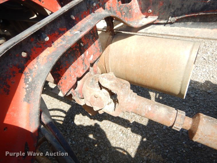 image for item GN9427 1985 International S2100  semi truck