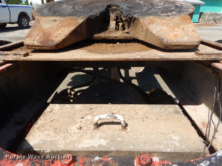 image for item GN9427 1985 International S2100  semi truck