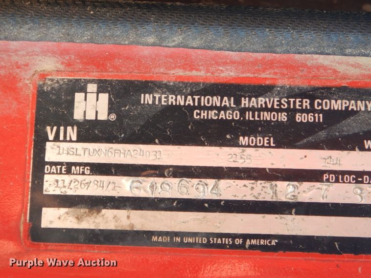 image for item GN9427 1985 International S2100  semi truck