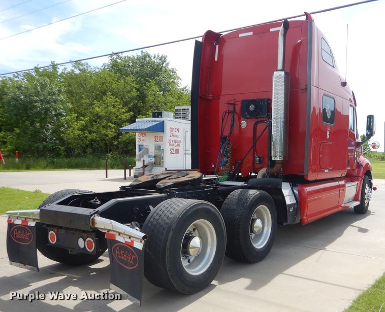 image for item GP9149 2011 Peterbilt 387  truck tractor