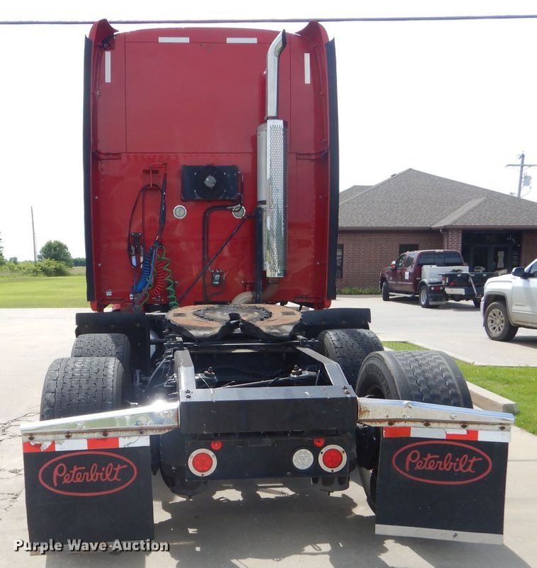 image for item GP9149 2011 Peterbilt 387  truck tractor