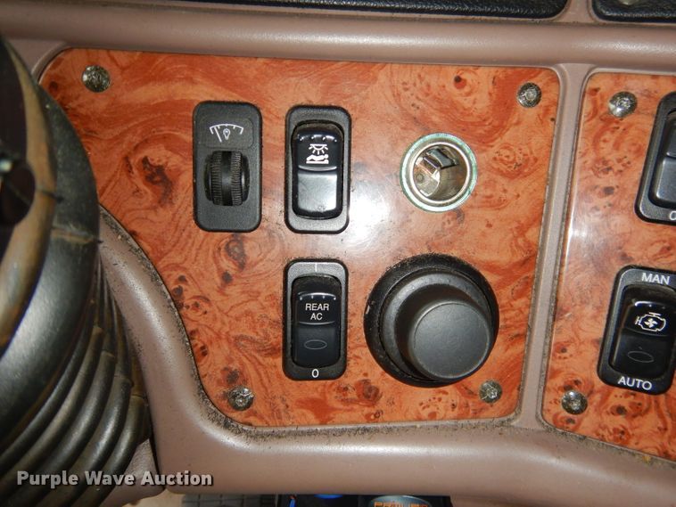 image for item GP9149 2011 Peterbilt 387  truck tractor