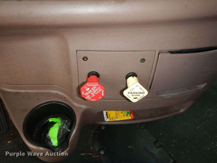 image for item GP9149 2011 Peterbilt 387  truck tractor