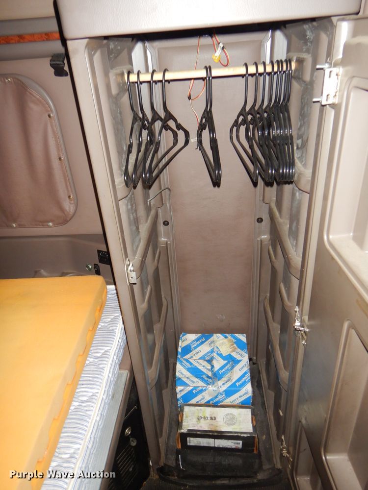 image for item GP9149 2011 Peterbilt 387  truck tractor