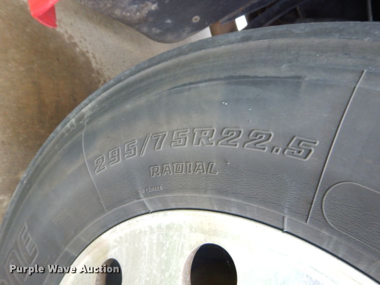 image for item GP9149 2011 Peterbilt 387  truck tractor