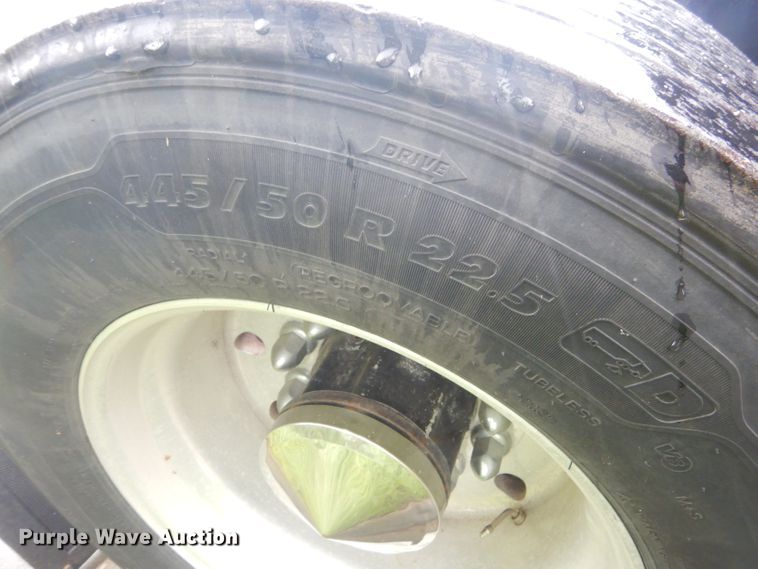 image for item GP9149 2011 Peterbilt 387  truck tractor