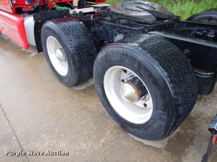 image for item GP9149 2011 Peterbilt 387  truck tractor