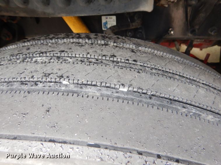 image for item GP9149 2011 Peterbilt 387  truck tractor