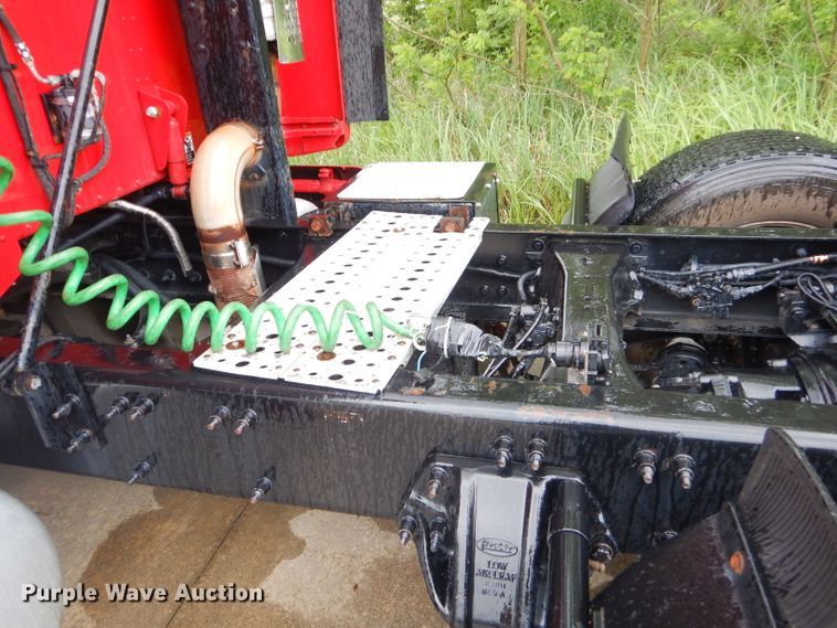 image for item GP9149 2011 Peterbilt 387  truck tractor