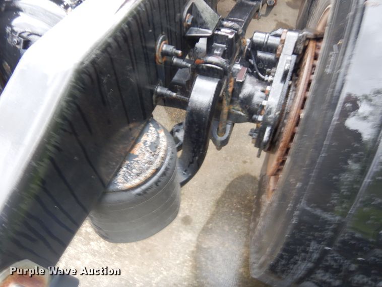 image for item GP9149 2011 Peterbilt 387  truck tractor